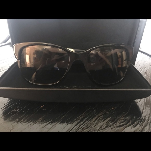 Sunglasses - Picture 2 of 3